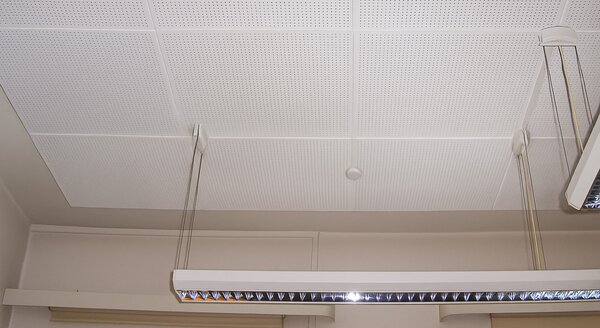 Ceiling tiles and lightweight panels containing asbestos and mineral fibers | © CRB Analyse Service GmbH