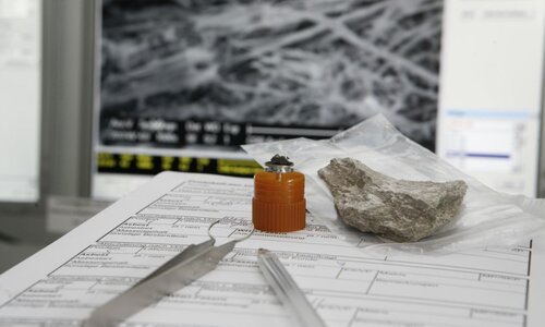 CRB GmbH | Preparativos para el análisis del amianto 3 | © CRB Analysis Service GmbH