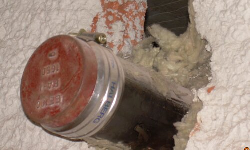 Asbesthaus - Site : Isolation thermique, protection incendie contre les fibres minérales artificielles (FMA) | © 2019, CRB Analyse Service GmbH | © CRB Analyse Service GmbH